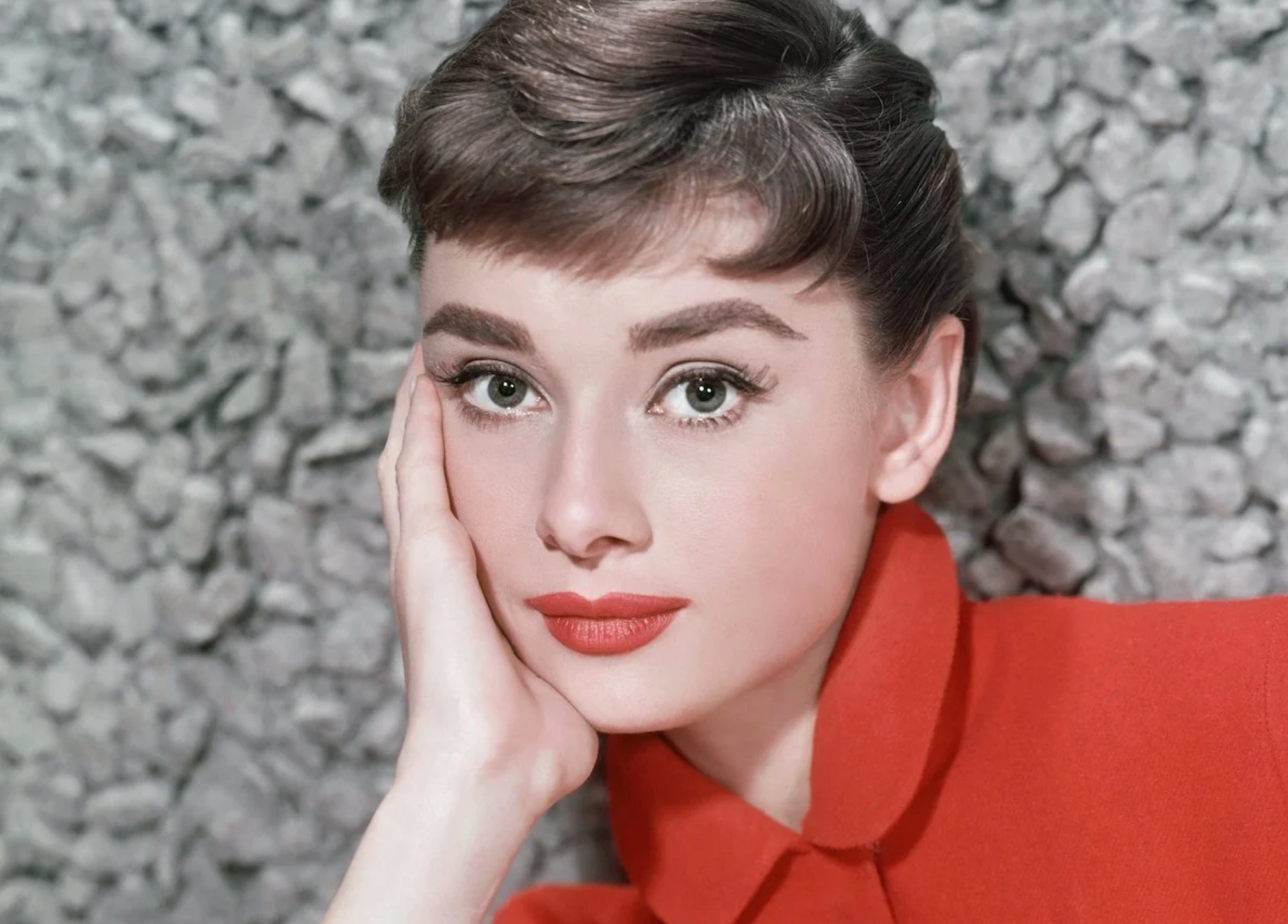 Style Icon & Humanitarian: Audrey Hepburn
– Besame Cosmetics Style Icon & Humanitarian: Audrey Hepburn
– Besame Cosmetics